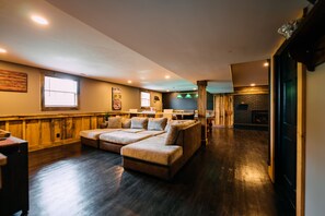 Interior - The White House | Hocking Hills, Hot Tub, Theater (Logan)