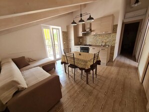 Interior - Air-conditioned attic with parking space and small terrace in Santa Maria di Castellabate (Santa Maria di Castellabate)