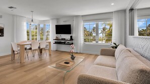 TV - South Beach 2BR Condo with Ocean Views on Ocean Dr (Miami Beach)