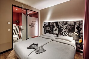 Iron/ironing board, WiFi, bed sheets - LÉGÈRE EXPRESS Hotel Leipzig - Apartment with kitchenette & breakfast optional (Leipzig)