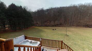 Tina de hidromasaje al aire libre