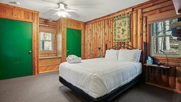 1 bedroom, WiFi (free), bed sheets