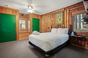 1 bedroom, free WiFi, bed sheets - Pinewood Cabin | Hocking Hills, Cozy, Hot Tub (Laurelville)
