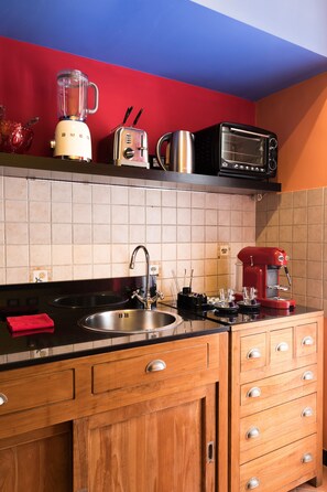 Deluxe-Apartment, 1 Schlafzimmer, Balkon | Eigene Küche