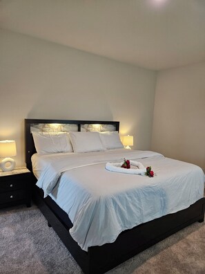 4 chambres, fer et planche à repasser, Wi-Fi, draps fournis