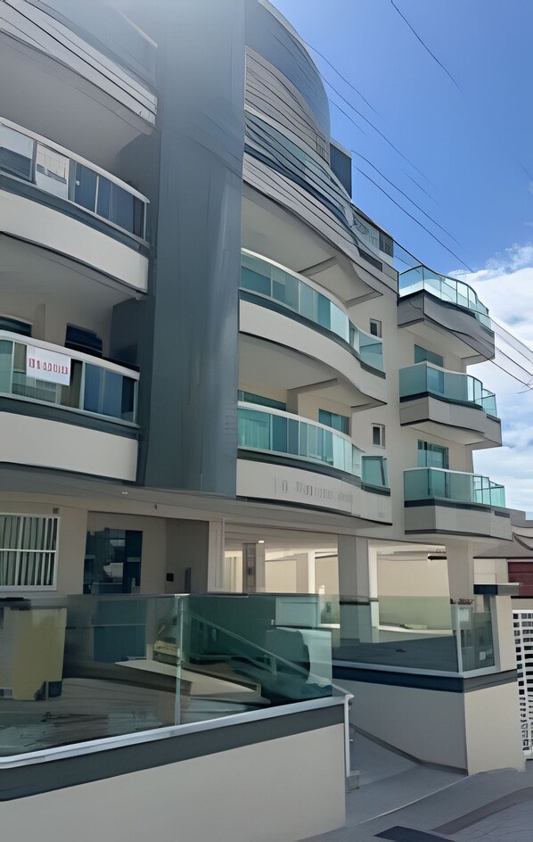 Apartemen Keluarga | Eksterior