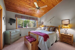 2 bedrooms, desk, iron/ironing board, WiFi - Montana Dream Getaway! 2 bedroom, 2 bath custom home with view steps from lake! (Lakeside)