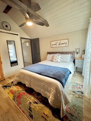 1 chambre, bureau, draps fournis