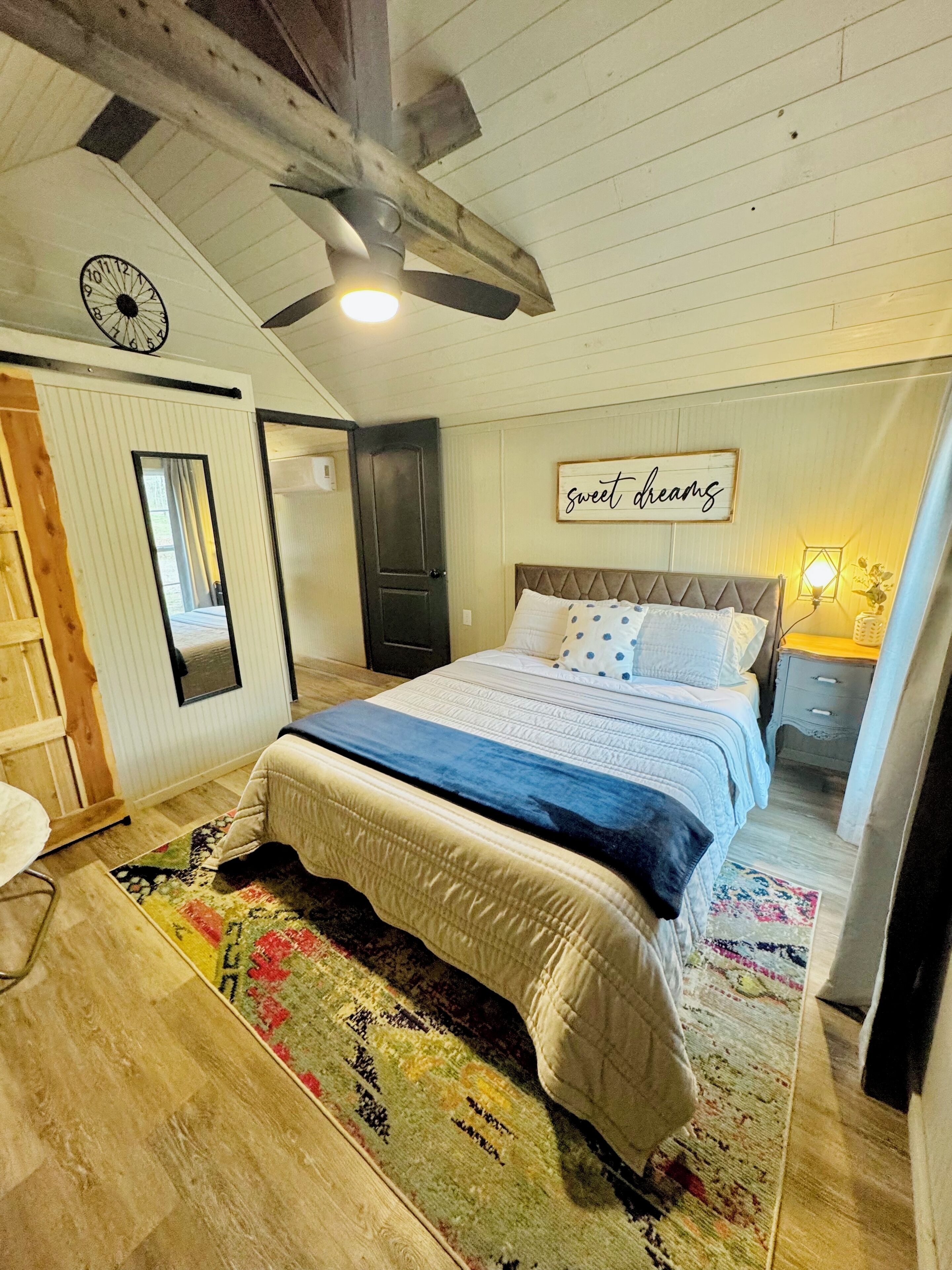 1 bedroom, desk, WiFi (free), bed sheets