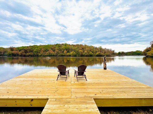 Cozy CABIN on a PRIVATE LAKE in Cabot, AR