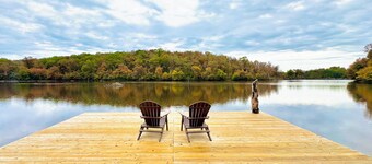 Cozy CABIN on a PRIVATE LAKE in Cabot, AR