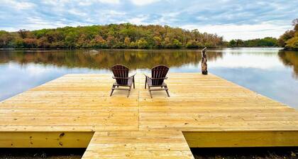 Cozy CABIN on a PRIVATE LAKE in Cabot, AR