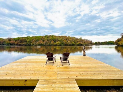 Cozy CABIN on a PRIVATE LAKE in Cabot, AR