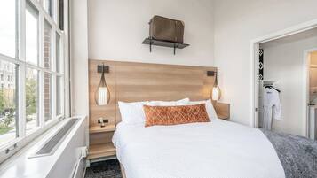 Apartment, Multiple Beds, Kitchen, City View (The 333 Suites 301)