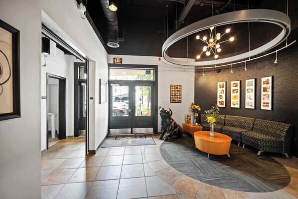 公寓, 多张床, 厨房, 城市景观 (The 333 Suites 301) | 大堂