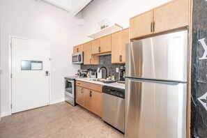 Apartemen, Beberapa Tempat Tidur, dapur, pemandangan kota (The 333 Suites 301) | Dapur pribadi