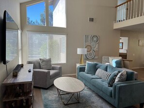 Living area - Luxury Laguna Niguel Home – Insurance Approved, Furnished, Pet Friendly (Laguna Niguel)