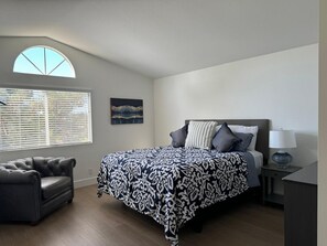 3 habitaciones, escritorio, wifi y ropa de cama 