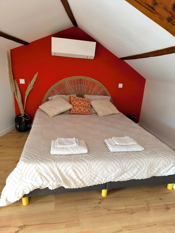 Fer et planche à repasser, Wi-Fi, draps fournis