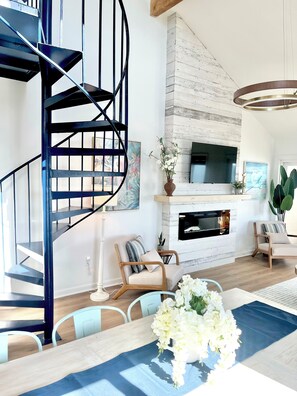 Interior - Oceanfront Penthouse with Pool & Stunning Beach Views in Murrells Inlet (Murrells Inlet)