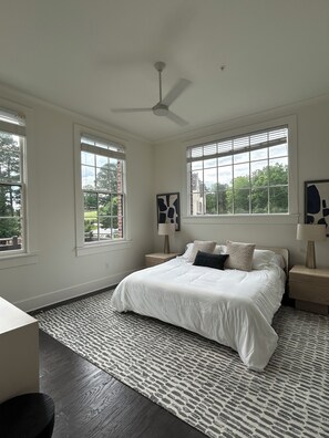 2 bedrooms, desk, iron/ironing board, free WiFi