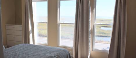 3 habitaciones, acceso a internet y ropa de cama