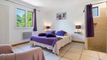 1 habitación, wifi y ropa de cama