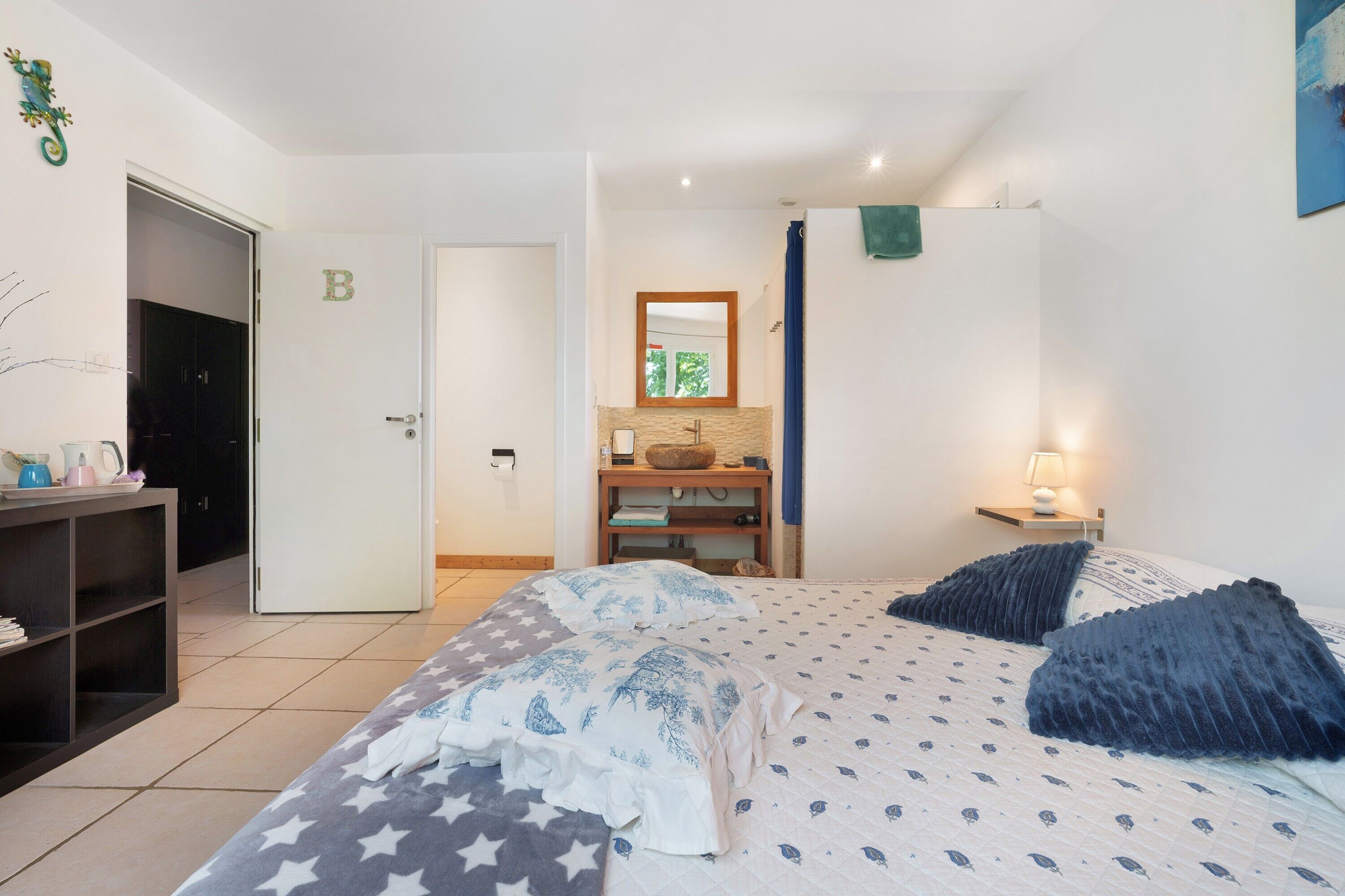 1 bedroom, WiFi, bed sheets