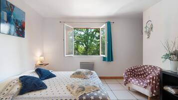 1 bedroom, WiFi, bed sheets