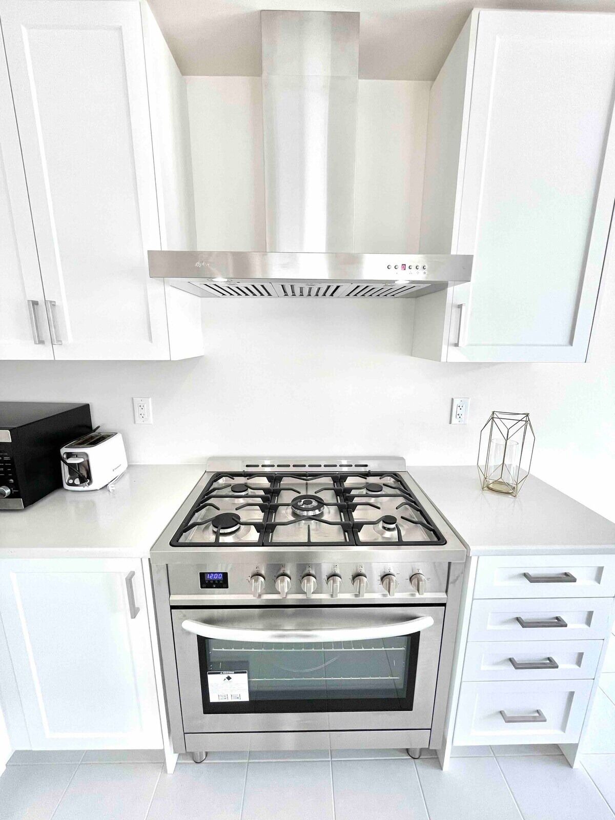 Deluxe House, Multiple Bedrooms, Non Smoking, Garden View | Private kitchen | Full-size fridge, toaster, cookware/dishes/utensils, spices