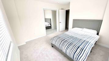 Deluxe House, Multiple Bedrooms, Non Smoking, Garden View | Individually decorated, individually furnished, blackout drapes