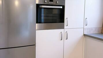 Shared Dormitory, 1 Bedroom, Accessible | Private kitchen