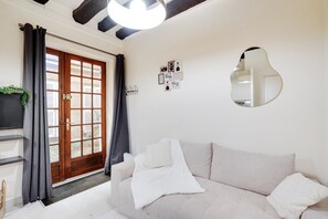 Living area - Temple Marais (Paris)