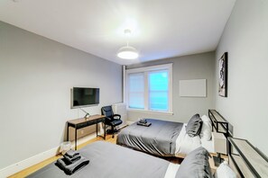 2 bedrooms, desk, free WiFi, bed sheets - ①min>Coolidge: Full Kitchen- 2 (Brookline)