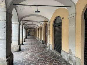 المنطقة المحيطة بالمنشأة