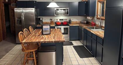 Updated Home-Hot Tub-Views-Gameroom-Firepit