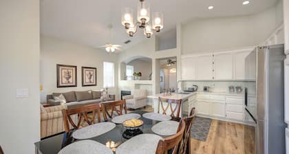 Cozy & Bright Family Retreat w/Private Yard