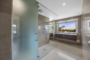 Hair dryer, towels - Villa Caripira by Villa Plus (Albufeira)