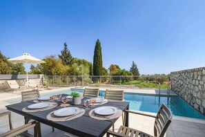Outdoor dining - Villa Ruby Gem by Villa Plus (Gennadi)