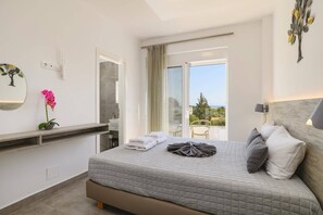 WiFi, bed sheets - Villa Ruby Gem by Villa Plus (Gennadi)