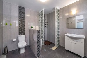 Hair dryer, towels - Villa Grayci's House by Villa Plus (Arco Da Calheta)