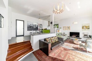 Smart TV - Villa Grayci's House by Villa Plus (Arco Da Calheta)