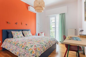 2 bedrooms, desk, iron/ironing board, travel crib - Holiday Apartment with Sea View —Steps from the Edem Beach (Athens)