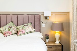 4 chambres, fer et planche à repasser, Wi-Fi gratuit, draps fournis
