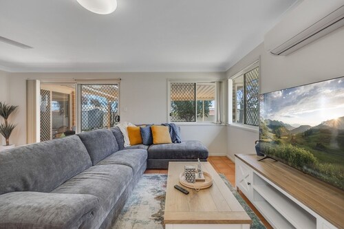 Perfect Family Retreat in Middle Ridge!