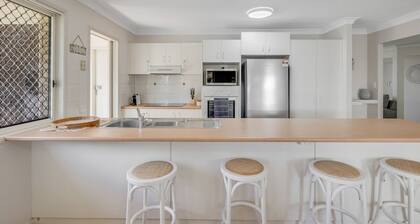 Perfect Family Retreat in Middle Ridge!