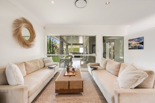 Sophistication & Style – Near Gabbinbar!