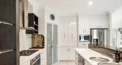 Sophistication & Style â Near Gabbinbar!