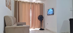 Basic Apartment, Courtyard View | Living area