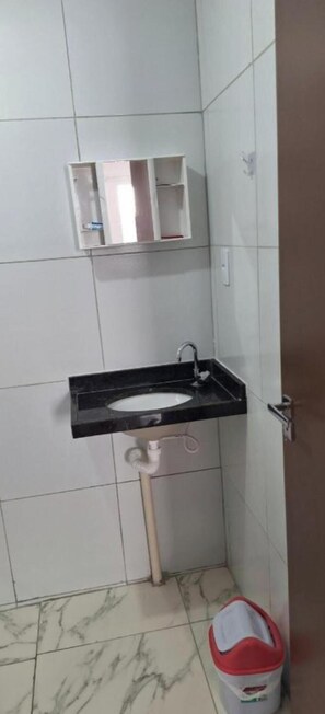 Basic Apartment, Courtyard View | Bathroom - Apartamento novo em João Pessoa  (João Pessoa)
